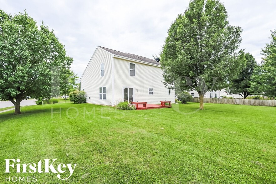 Building Photo - 7228 Village Oaks Dr