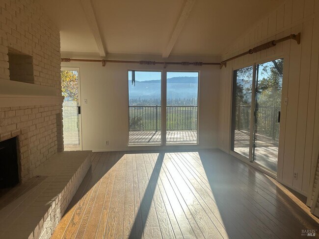 Building Photo - 121 Knoll Pl