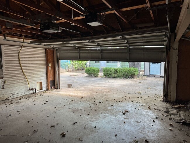 Building Photo - 1504 Austin St