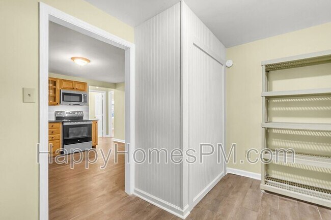 Building Photo - 2113 Taylor St