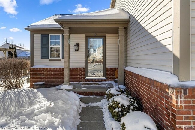 Building Photo - 7164 Richmond Dr