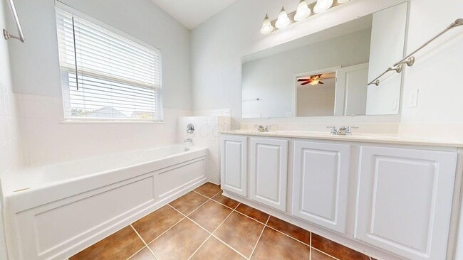 Building Photo - 5597 Lantos Rd