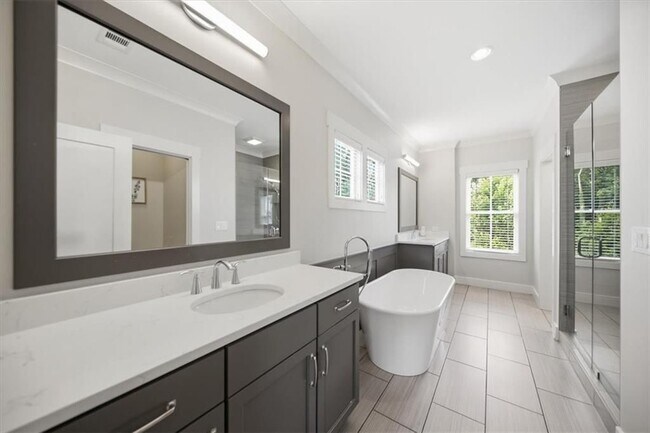Building Photo - 262 Dawson Dr
