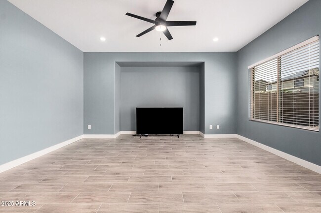 Building Photo - 22164 W Devin Dr