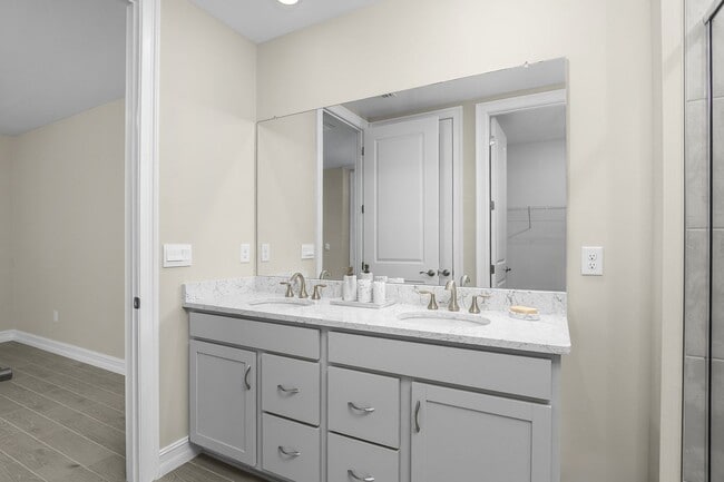 Building Photo - ** 3Bed/2Bath ~ Stunning Villa In the Heart of Estero ~ Milan Villas **