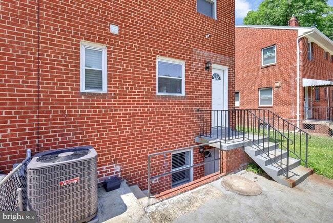 Building Photo - 4304 Wheeler Rd SE