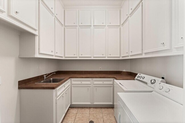 Building Photo - 7 W Windward Cove
