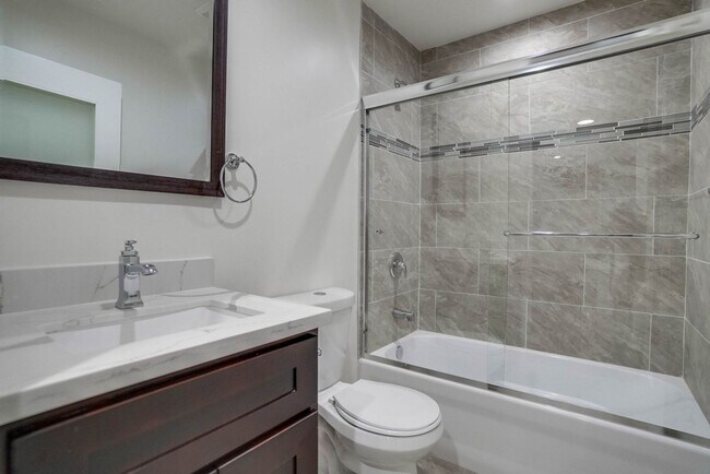 Building Photo - $99 Move In Special! (OAC) Stunning 3Bd/2B...