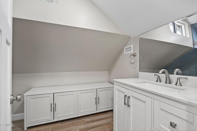 Building Photo - 201 S Olive St