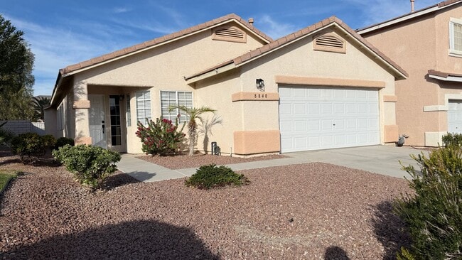 Building Photo - 8840 Spinning Wheel Ave