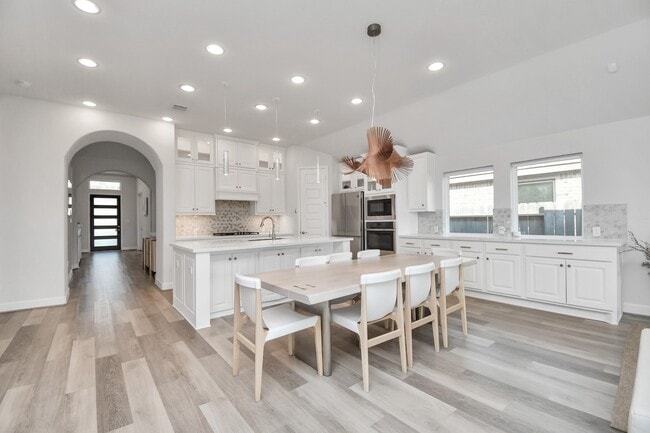 Building Photo - 13007 Hydeland Dr