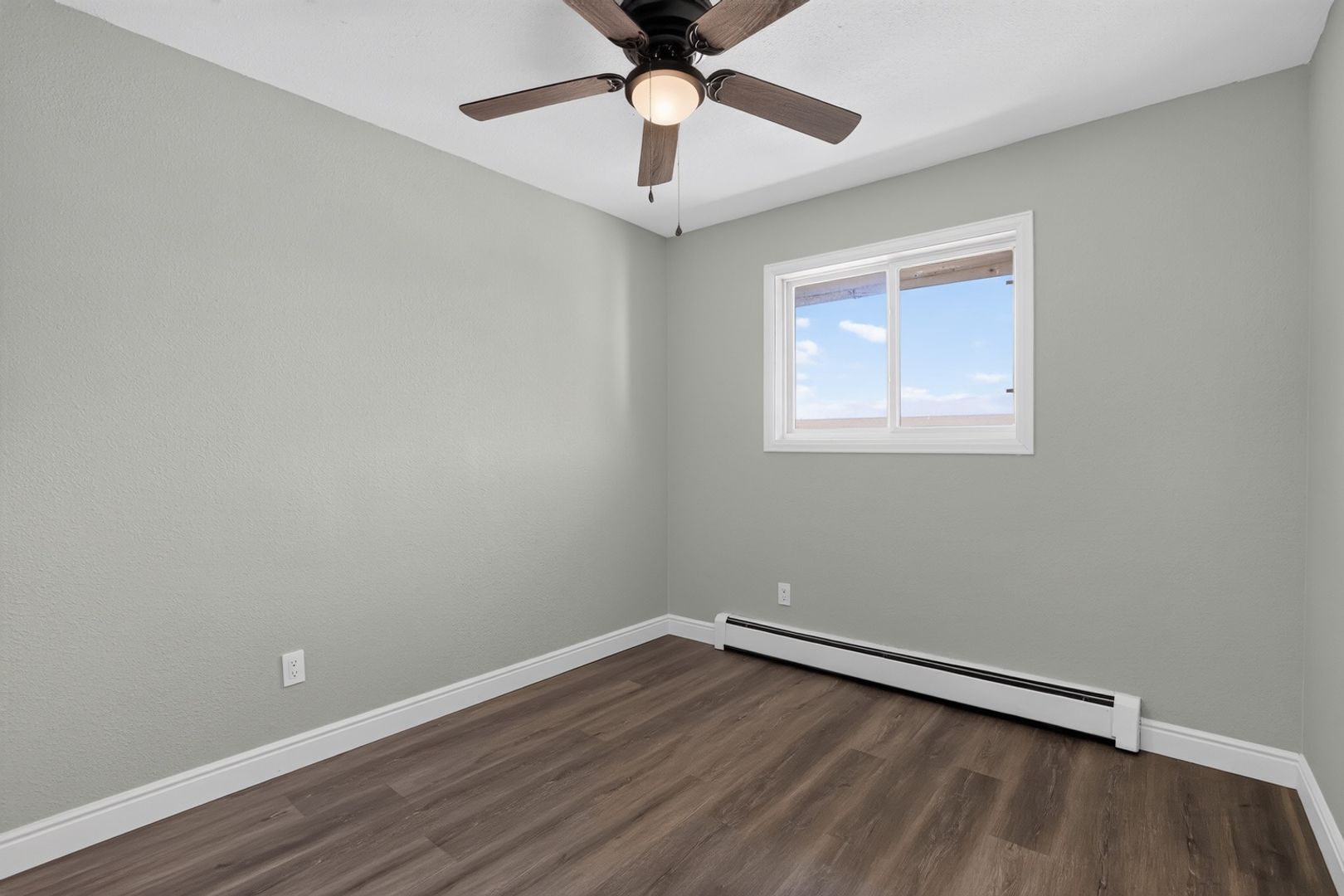 Building Photo - 5030 El Camino Dr