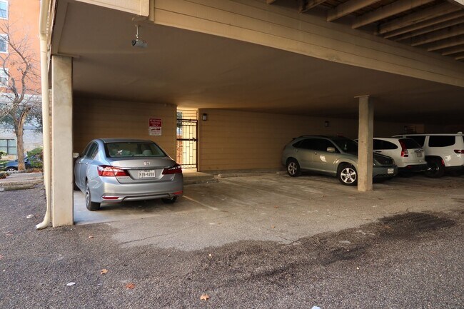 Building Photo - PEARL WEST CAMPUS - LOFTED 2BD / 1 BA - GATED - COVERED PARKING - WATER PAID