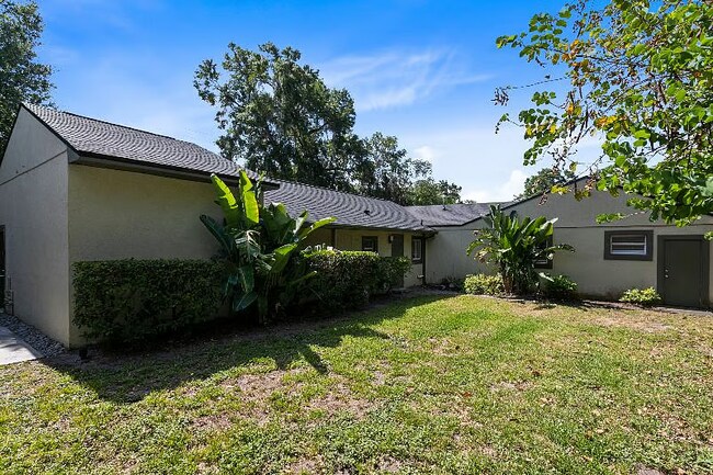 Building Photo - 2616 S Crystal Lake Dr