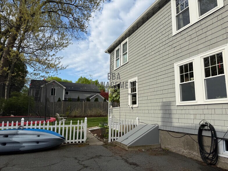 Building Photo - 88 Warwick Rd