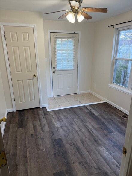 Building Photo - 1509 E Illinois St