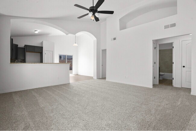 Building Photo - 608 Cedarwood Ave