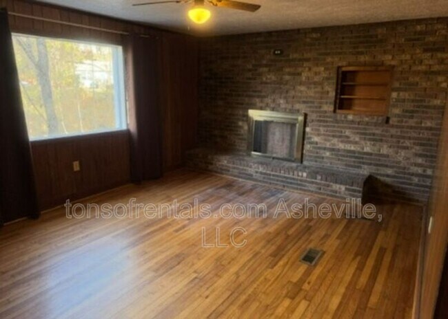 Building Photo - 418 Old Buckeye Cove Rd