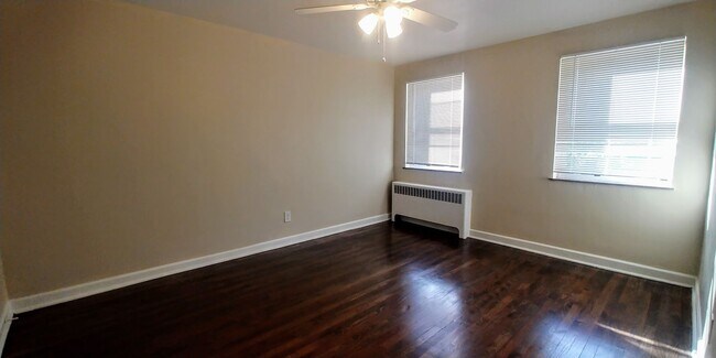 Building Photo - 7147 Eastlawn Dr