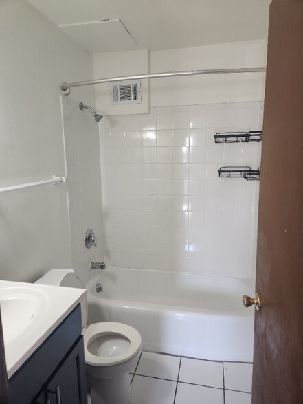 Building Photo - 3575 N Oakland Ave