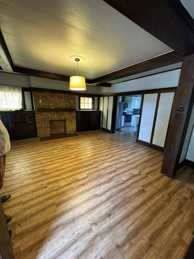 Building Photo - 1948 Broadway Ave