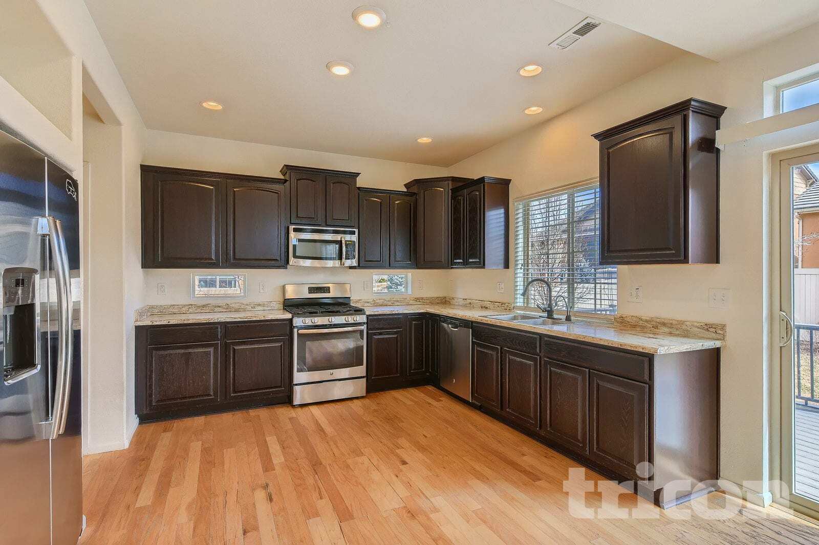 Building Photo - 201 Pear Lake Way