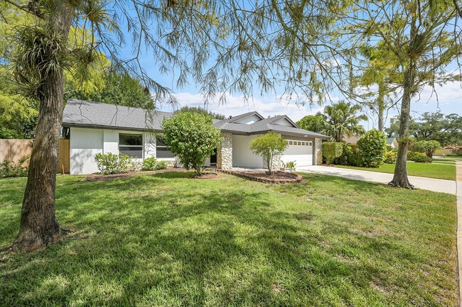 Building Photo - 1800 Primrose Ln