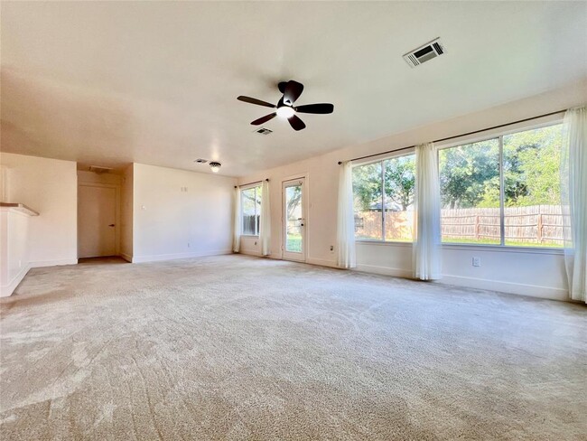 Building Photo - 5015 Summit Lodge Dr
