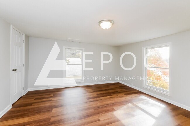 Building Photo - 615 Kivett St