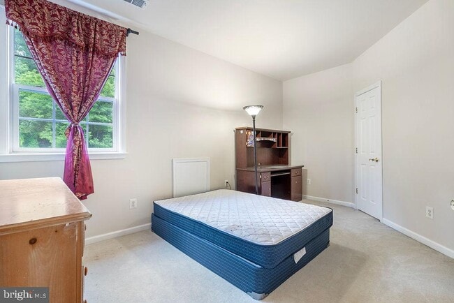 Building Photo - 43997 Riverpoint Dr