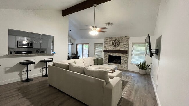 Building Photo - Spacious 4BR House in San Antonio