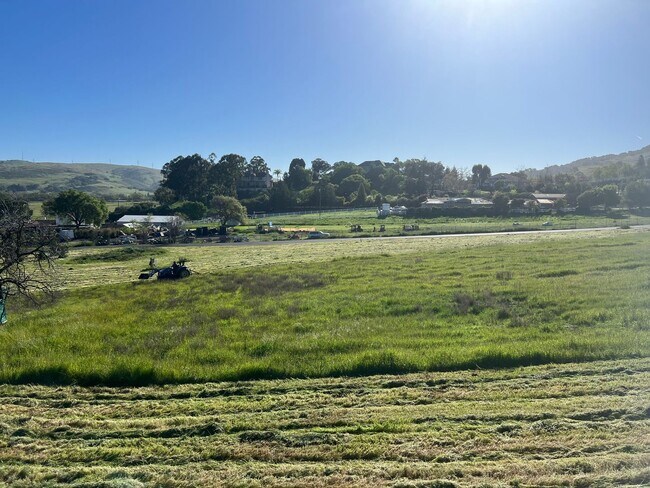 Building Photo - Almaden Valley Ranchette on 1+ Acre | Pool, Horse Property & Views