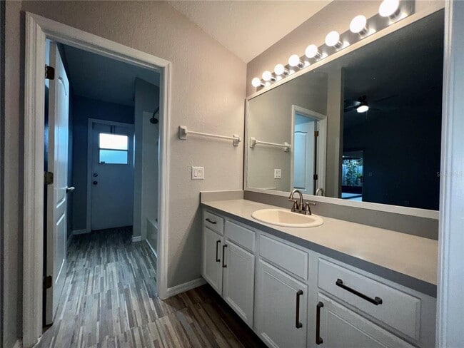 Building Photo - 2620 Regency Oak Ln
