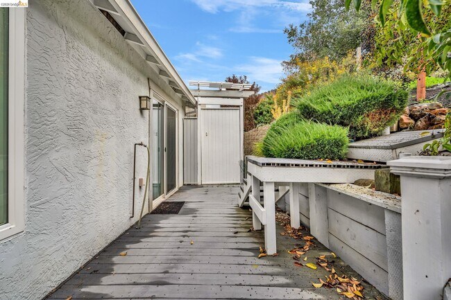 Building Photo - 909 Halite Way