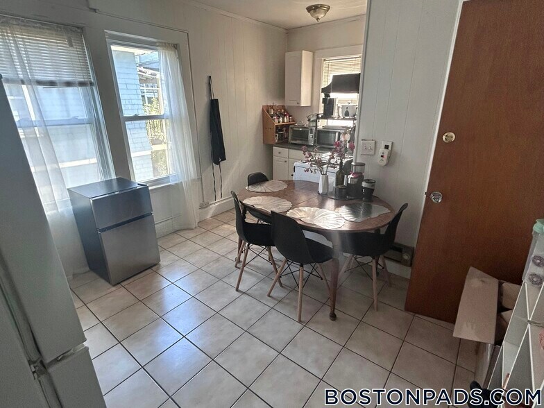 Building Photo - 248 Powder House Blvd