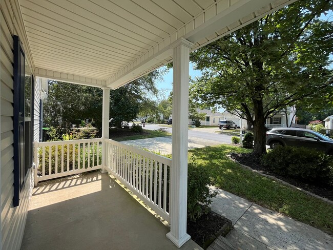 Building Photo - Classic 3BD, 2BA Apex Home in a Prime Location with a Fully Fenced Yard