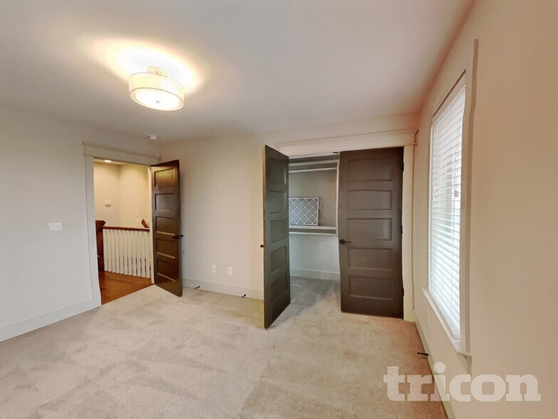 Building Photo - 6813 Charlotte Pike