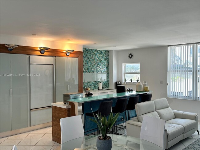 Building Photo - 4747 Collins Ave