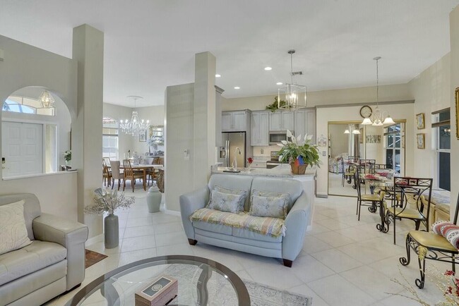 Building Photo - 1030 Sweet Briar Pl
