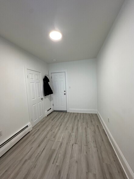 Building Photo - 176 Pearl St