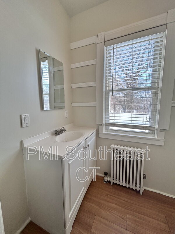 Building Photo - 26 Kinney Ave