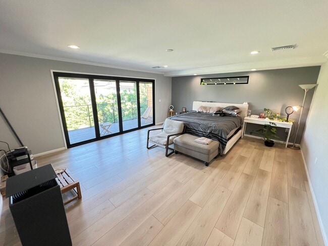 Building Photo - Beautifully Upgraded 5 Bed 4 Bath Orange Pool Home