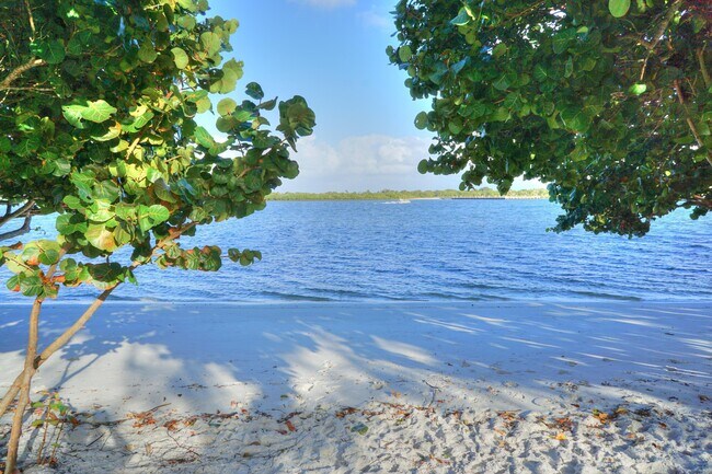 Building Photo - 807 Easterly Rd