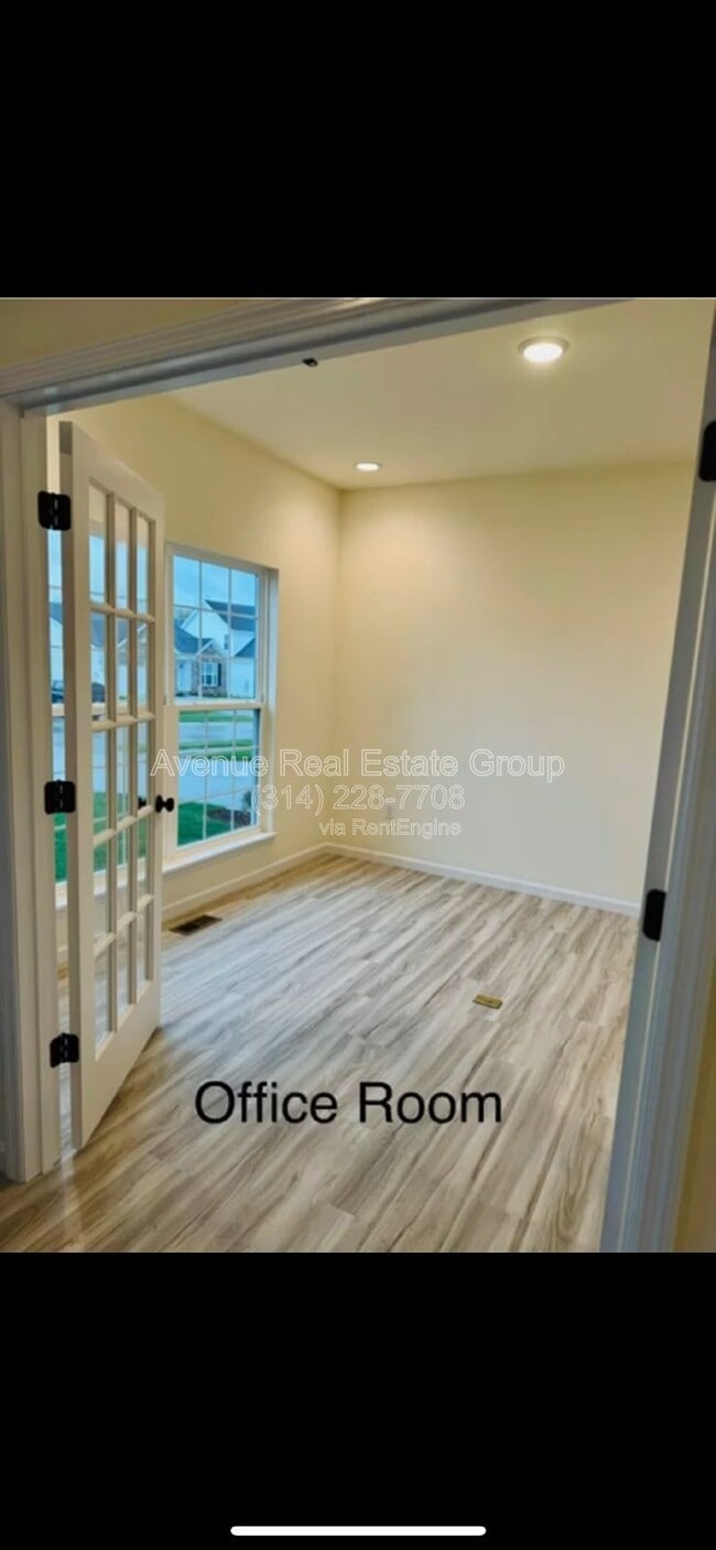 Building Photo - 928 Little Fieldstone Court