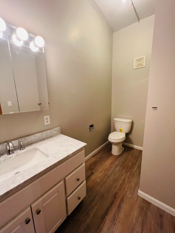 Building Photo - 311 N 8th St