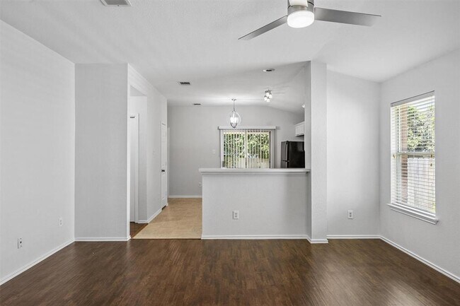 Building Photo - 437 Sweet Leaf Ln
