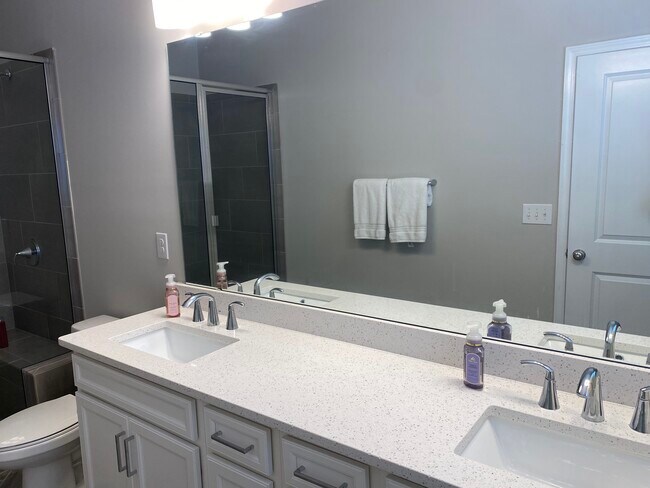 Building Photo - 324 Hastings Run Dr