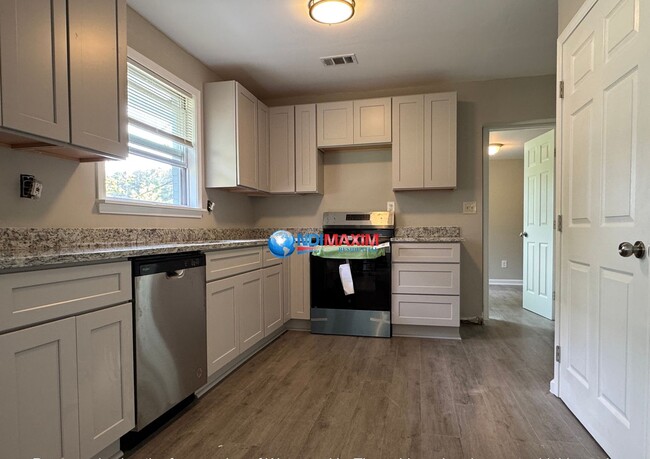 Building Photo - Newly RENOVATED ranch in Decatur near Buen...