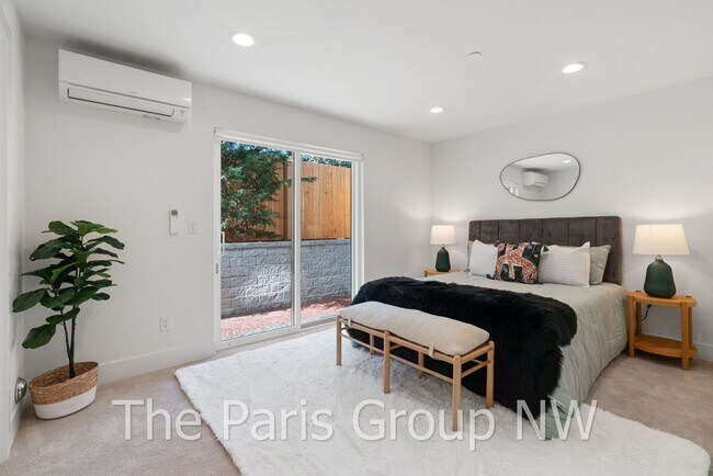 Building Photo - Stunning 2024 Built Downtown Kirkland Luxe Home for Rent! 3br/3.5ba/2410sf