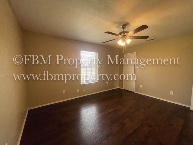 Building Photo - 400 Kings Way Dr